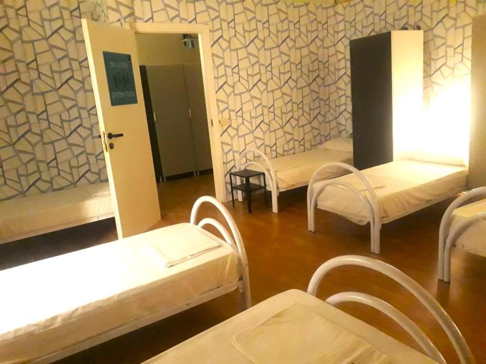 Balarm - Hostel And Bar Palermo Bagian luar foto