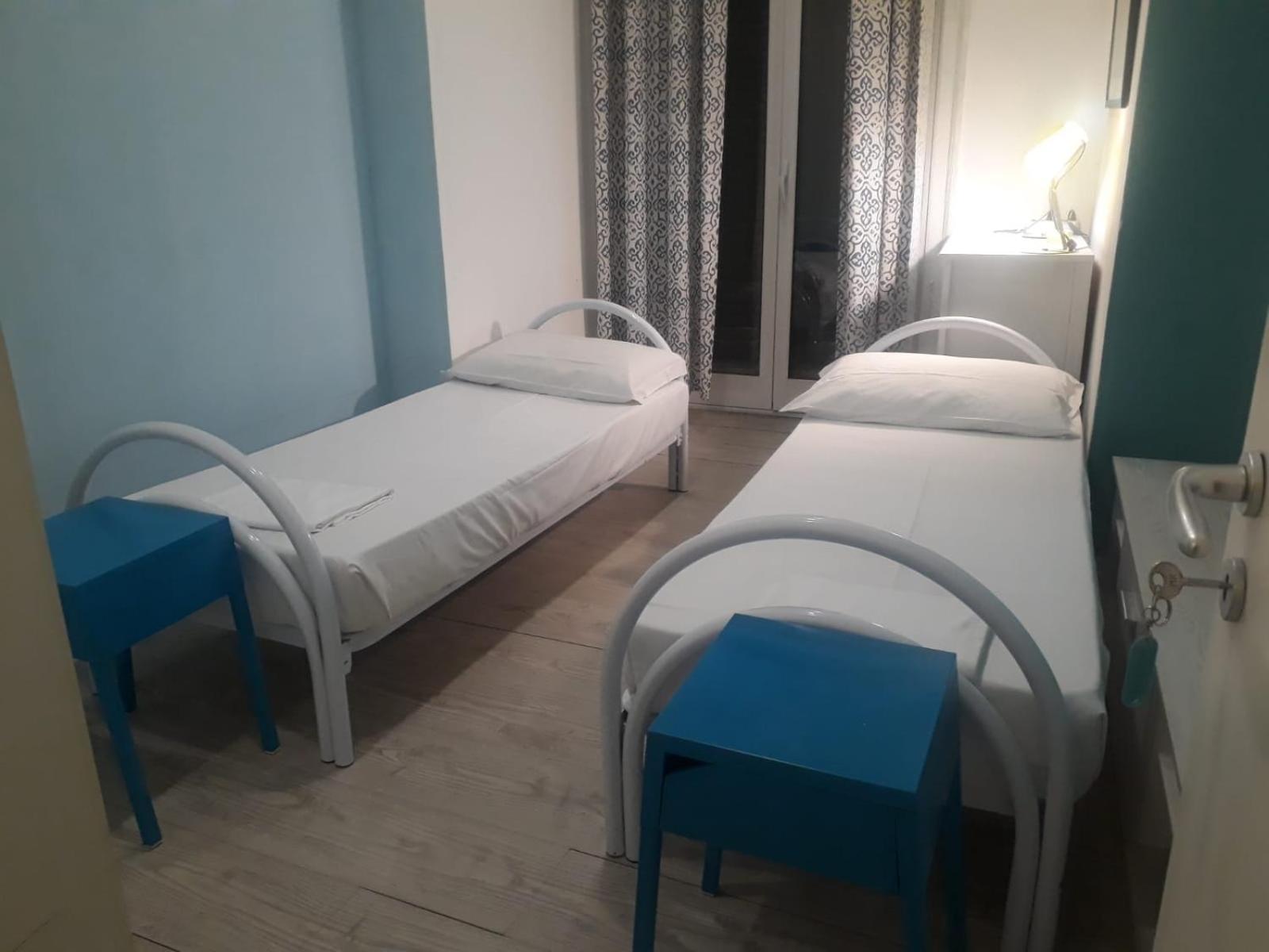 Balarm - Hostel And Bar Palermo Bagian luar foto